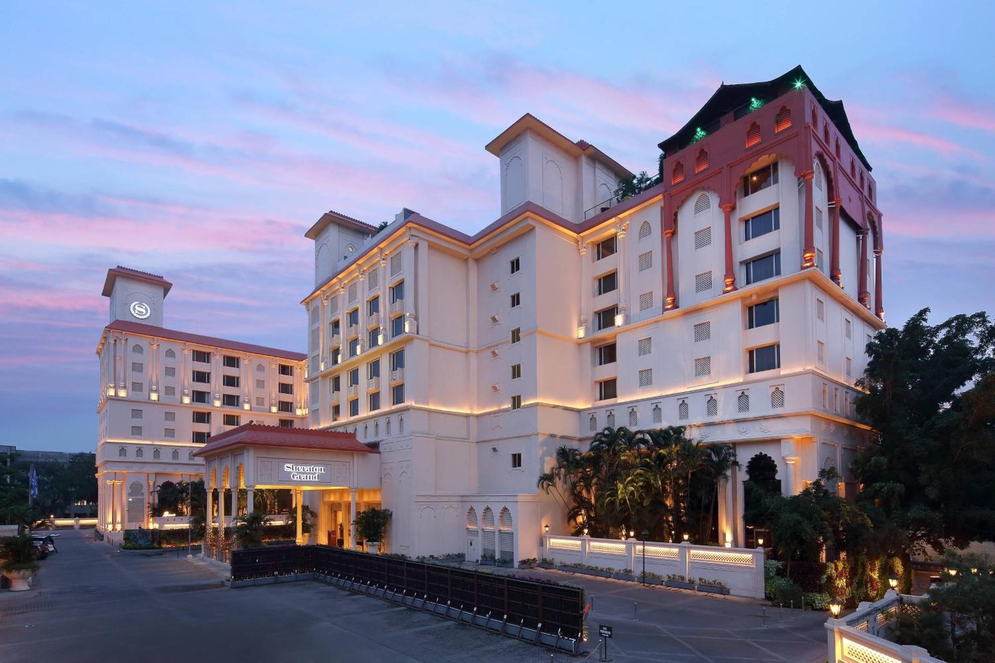 Sheraton Grand Pune Bund Garden Hotel Zewnętrze zdjęcie
